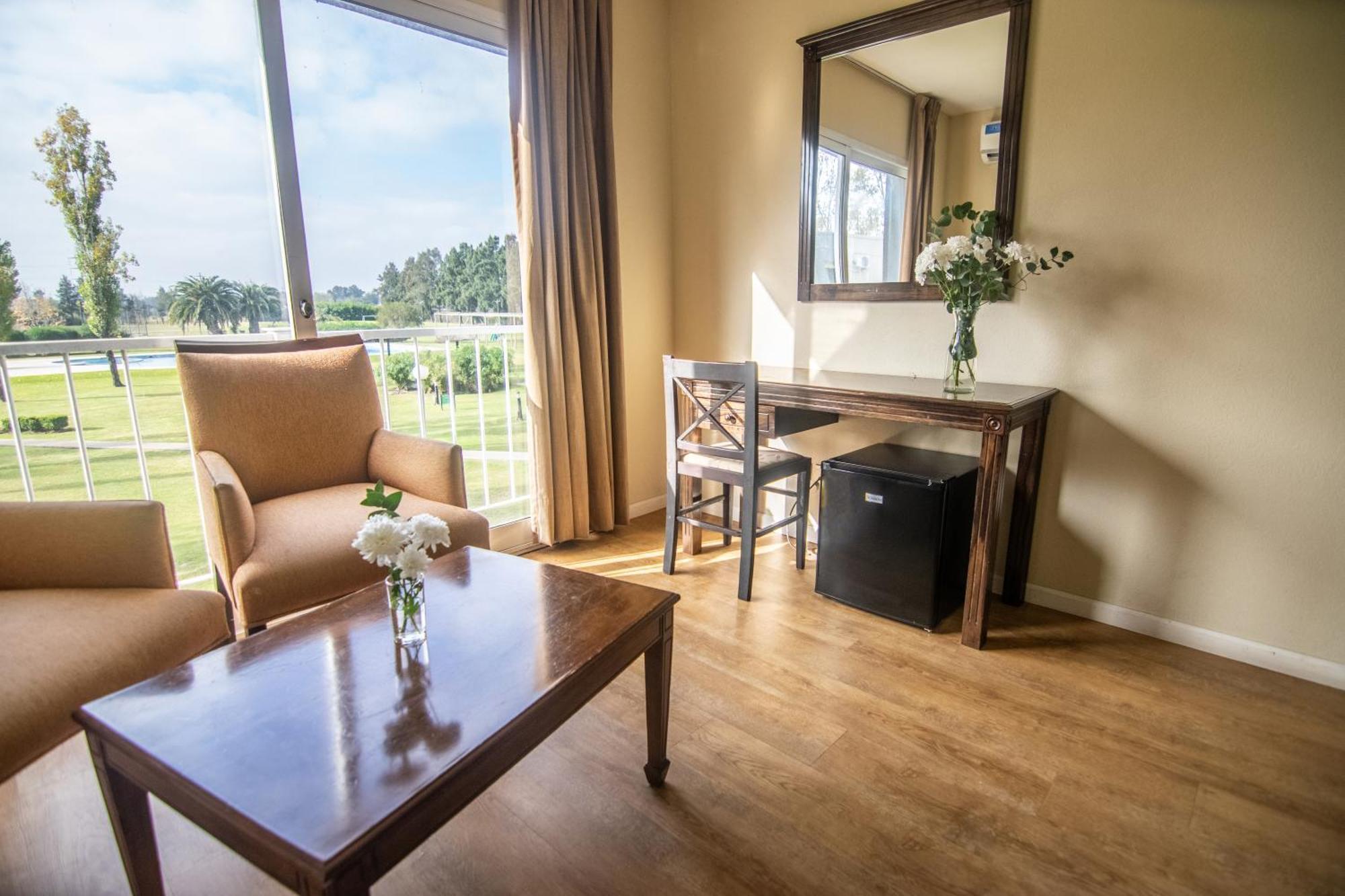 Wyndham Garden Campana Hotel Buitenkant foto
