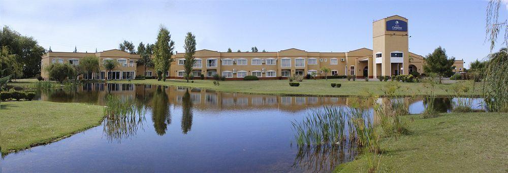 Wyndham Garden Campana Hotel Buitenkant foto