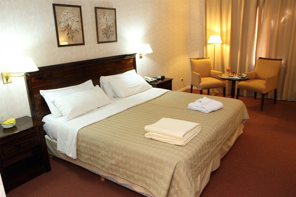 Wyndham Garden Campana Hotel Buitenkant foto