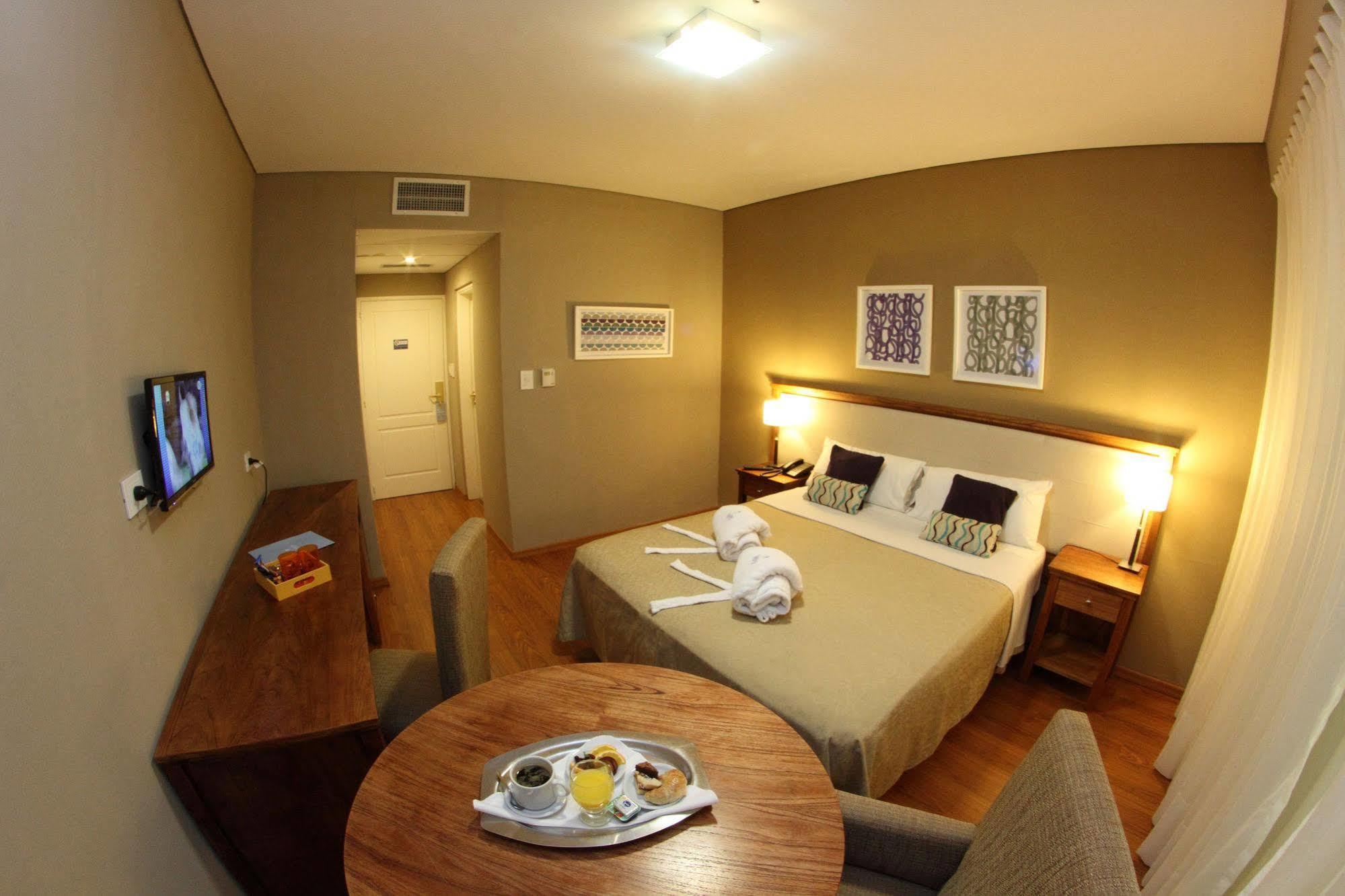 Wyndham Garden Campana Hotel Buitenkant foto